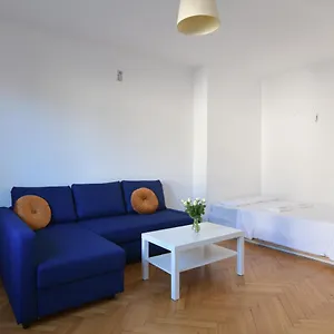  Apartament Wilcza 3 - Dla 4 Osob - 260m Do Ambasady - Duzy Balkon Od Strony Dziedzinca - Wifi - Good Polska